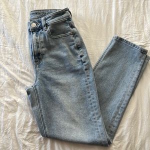 American Eagle Mom’s Straight Jeans